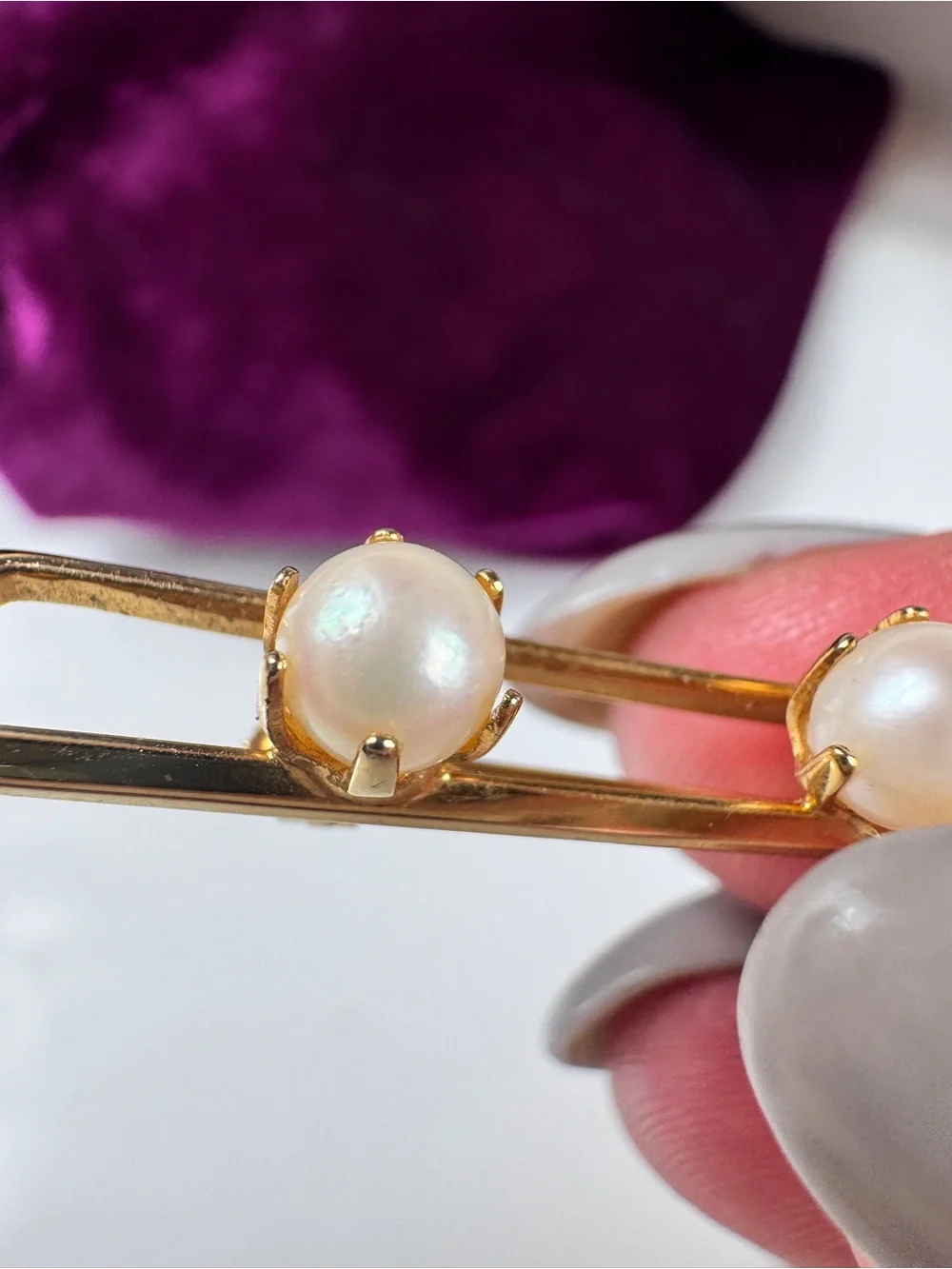 N/A elegant gold